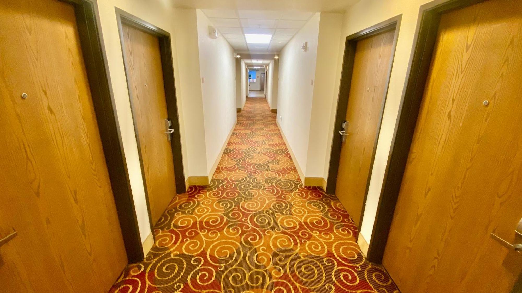 Park View Inn & Suites Hoisington Near Great Bend Exterior foto